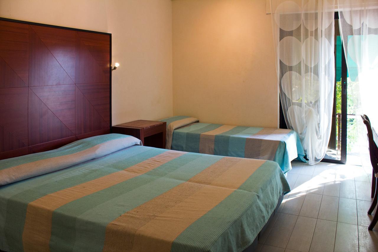 Triple Room,640193667:JPEG